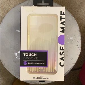 Case logic iPhone 11 phone case iridescent